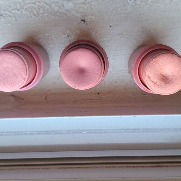 🌸 Essence Baby Got Blush Stick – Lot of 3 (Assorted Shades) 🌸 - Picture 2 of 2